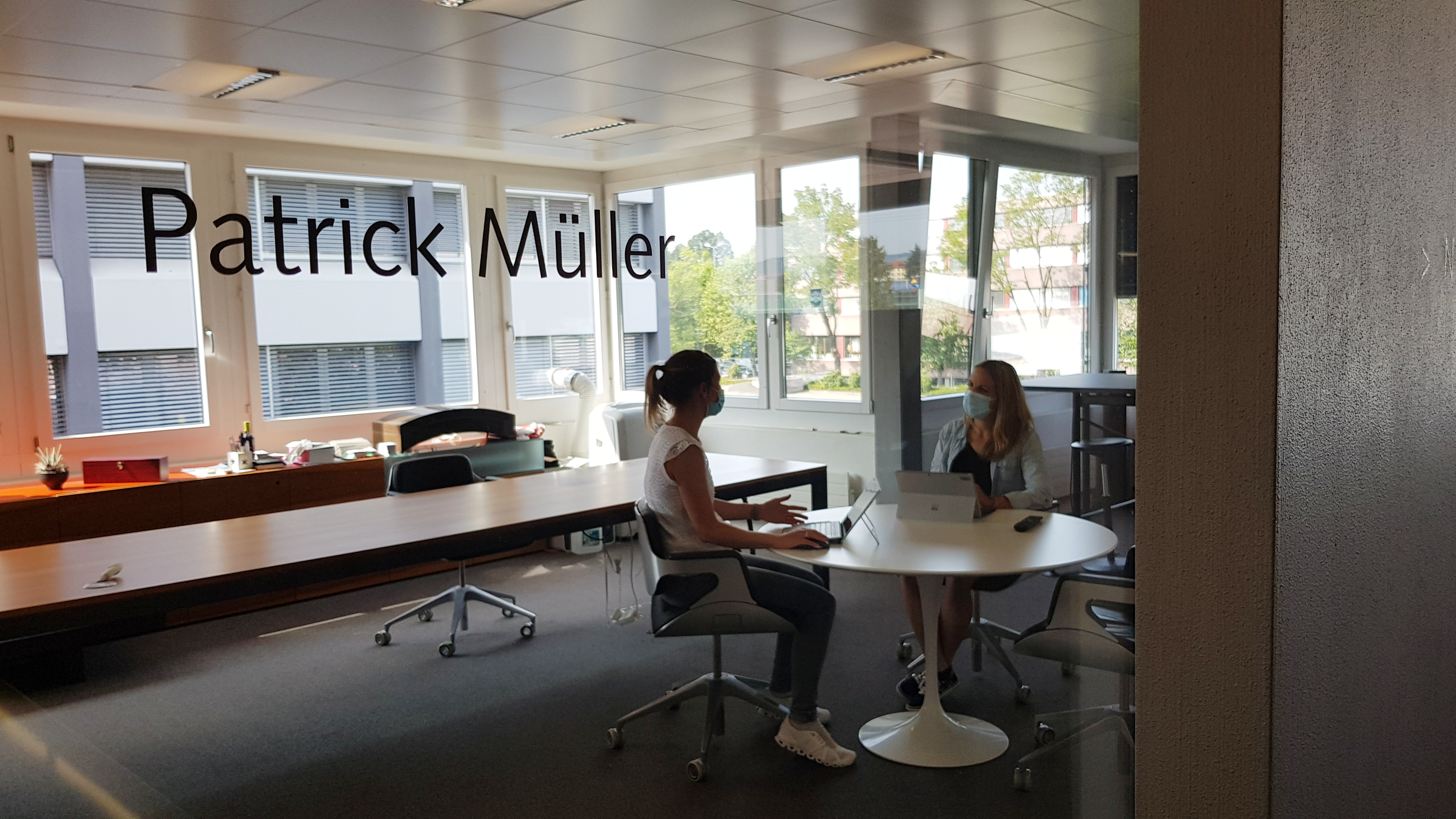 Moderne Unternehmenskultur: GL-Büro wird zum Meetingraum